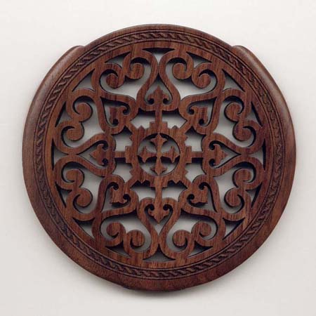 09 walnut with classic rosette